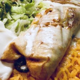 a plate of mexican food a plate of mexican food