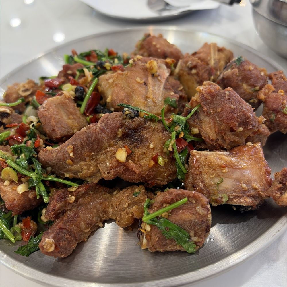 LOC Chinese Kitchen - Garlic Pork Ribs. I asked to make it spicy - Chinese Near Me - Riverside, California
