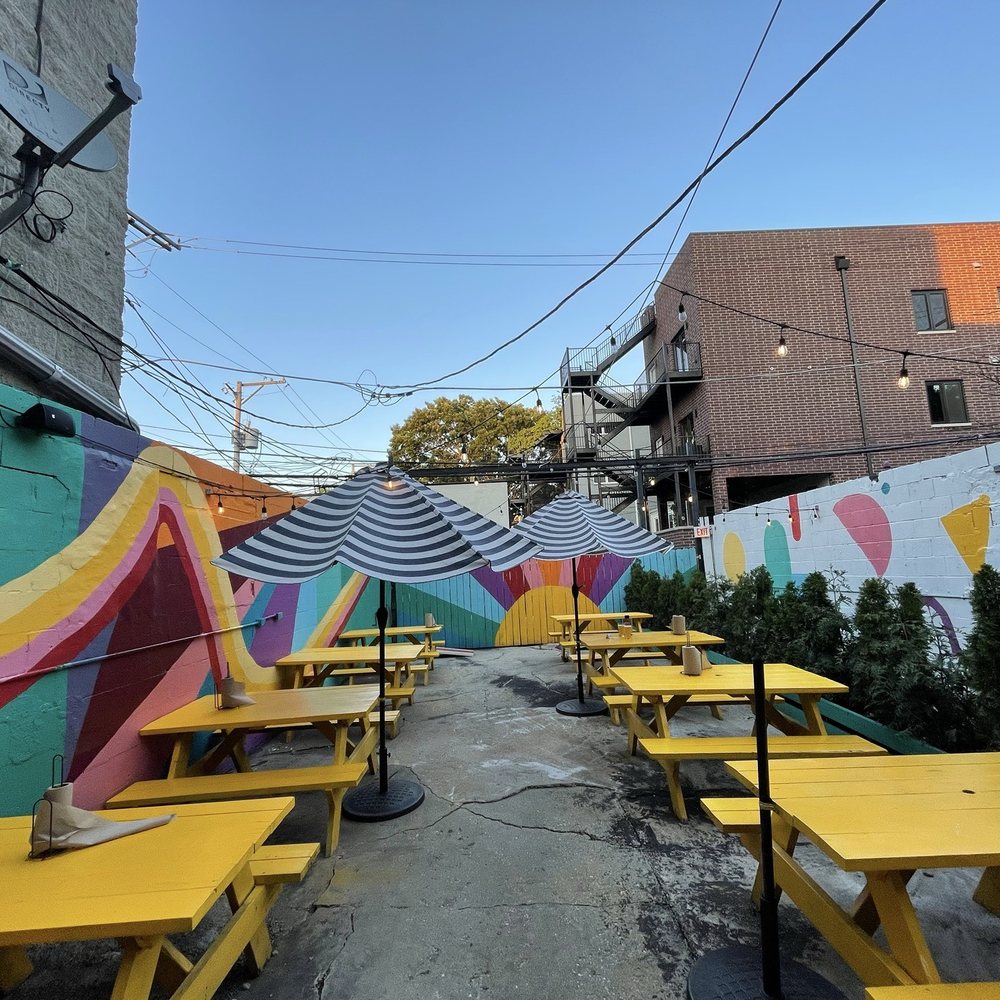 Lucy's - Back patio - American Near Me - Chicago, Illinois