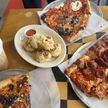 Pizzanista! San Marino - Pizza Near Me - San Marino, California
