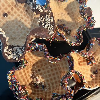Cold Stone Creamery - Waffle bowls dipped in chocolate - sprinkles & nuts - Ice Cream & Frozen Yogurt Near Me - Las Vegas, Nevada Cold Stone Creamery - Waffle bowls dipped in chocolate - sprinkles & nuts - Ice Cream & Frozen Yogurt Near Me - Las Vegas, Nevada