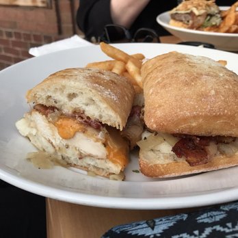 Shady Grove - perigee chicken sandwich - American Near Me - Pittsburgh, Pennsylvania Shady Grove - perigee chicken sandwich - American Near Me - Pittsburgh, Pennsylvania