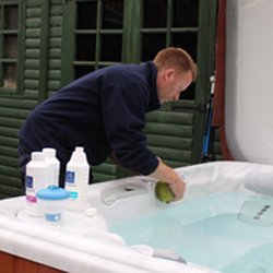 Hot Tubs & Swim Spas Outlet