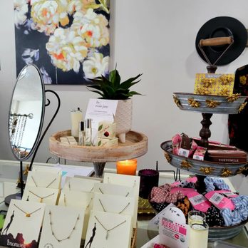 Willow + Bark Boutique - Jewelry - Women's Clothing Near Me - The Dalles, Oregon