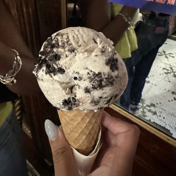 Franklin Ice Cream Bar - Hydrox cookie (aka cookies & cream) - Ice Cream & Frozen Yogurt Near Me - Philadelphia, Pennsylvania Franklin Ice Cream Bar - Hydrox cookie (aka cookies & cream) - Ice Cream & Frozen Yogurt Near Me - Philadelphia, Pennsylvania