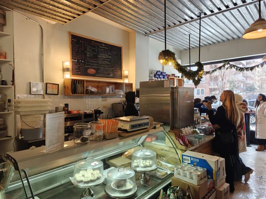 Cinnamon Girl by null