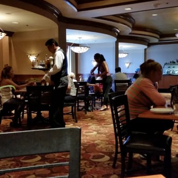 Diamond Lounge - people sitting at tables in a restaurant - Lounges Near Me - Las Vegas, Nevada Diamond Lounge - people sitting at tables in a restaurant - Lounges Near Me - Las Vegas, Nevada