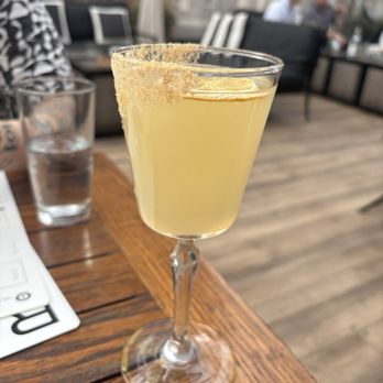 Refinery Rooftop - ROOFTOP SPARKLER - Lounges Near Me - New York, New York