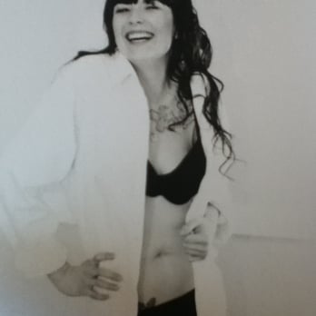 Four Daughters Photography - Boudoir Photo-shoot - Photographers Near Me