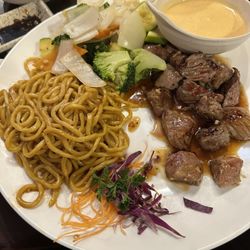 Fujiyama Japanese Steakhouse - Steak hibachi with noodles