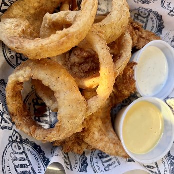 Willie's Grill & Icehouse - Chicken fingers & onion rings - American Near Me - Houston, Texas Willie's Grill & Icehouse - Chicken fingers & onion rings - American Near Me - Houston, Texas