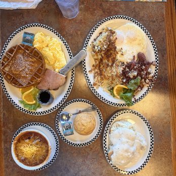 Black Bear Diner Downey - Corned Beef Hash (280 cals.) - Diners Near Me - Downey, California