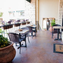 Lakeway's Speakeasy and Cigar Bar - outdoor seating