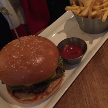 Earls Kitchen + Bar - Royale with Cheese burger - Canadian (New) Near Me - Victoria, British Columbia Earls Kitchen + Bar - Royale with Cheese burger - Canadian (New) Near Me - Victoria, British Columbia