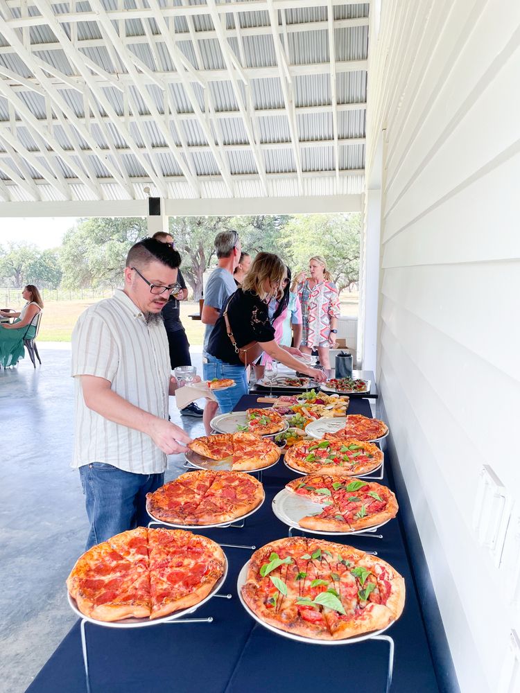 Featherstone Ranch Vineyards Logo