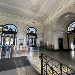Forest Hill Station