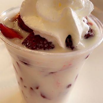Lulu's Ice Cream & Specialty Snacks - Strawberries with Cream - Ice Cream & Frozen Yogurt Near Me - Schertz, Texas Lulu's Ice Cream & Specialty Snacks - Strawberries with Cream - Ice Cream & Frozen Yogurt Near Me - Schertz, Texas