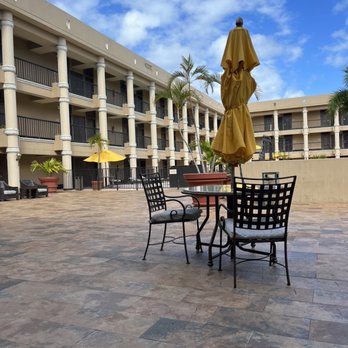 Windward Passage Hotel - Staff yells across this huge corridor and it's SO loud. - Hotels Near Me - Charlotte Amalie, Virgin Islands Windward Passage Hotel - Staff yells across this huge corridor and it's SO loud. - Hotels Near Me - Charlotte Amalie, Virgin Islands