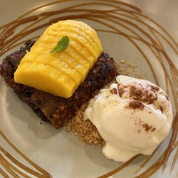 Burrow Cafe - Suman ala mode