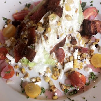 Table on 6th - Special : House Salad - Burgers Near Me - Bentonville, Arkansas