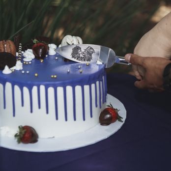 Fantasy Cakes - Gender Reveal, Vanilla and Cream - Desserts Near Me - Vacaville, California