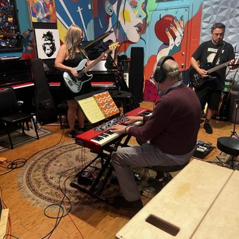 Hear No Evil Studio - Bass piano - Recording & Rehearsal Studios Near Me - Orange, California