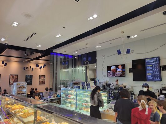 Paris Baguette by null