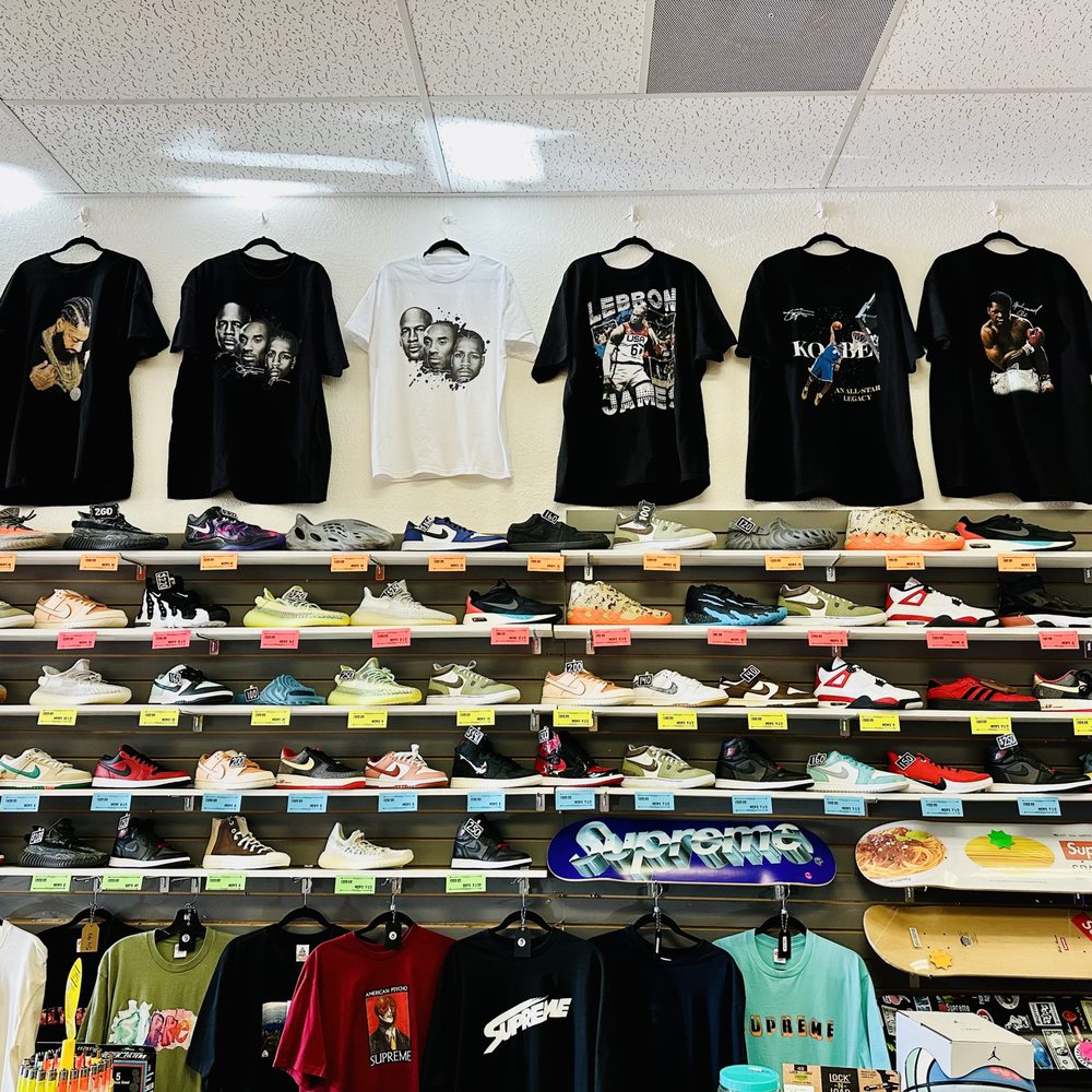 gas bunny $10 below smoke & vape shop lubbock reviews GAS BUNNY - Updated May 2026 - 2431 34th St, Lubbock, Texas - Head Shops -  Phone Number main image 1