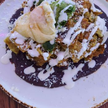 Madres Brunch - Chili Verde Chilaquiles - Breakfast & Brunch Near Me - Whittier, California Madres Brunch - Chili Verde Chilaquiles - Breakfast & Brunch Near Me - Whittier, California