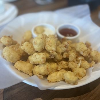 Yard House - Wisconsin Fried Cheese Curds - New American Near Me - Brea, California Yard House - Wisconsin Fried Cheese Curds - New American Near Me - Brea, California