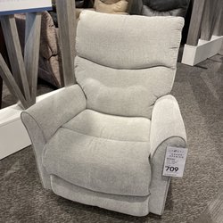 "Dad Chair" made with a modern style!