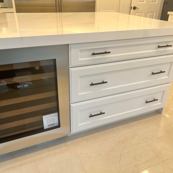 Kitchen Cabinets and Beyond - Cabinet drawers and cabinet top - General Contractors Near Me - Anaheim, California Kitchen Cabinets and Beyond - Cabinet drawers and cabinet top - General Contractors Near Me - Anaheim, California