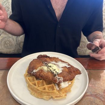 MeeMa’s - Chicken and waffles, very good - Breakfast & Brunch Near Me - Long Beach, California