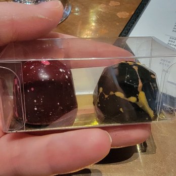 V Sattui Winery - $6 truffles - Wineries Near Me - Saint Helena, California V Sattui Winery - $6 truffles - Wineries Near Me - Saint Helena, California