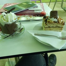 Cukrárna a kavárna Aida - Snickers dort a čokoláda