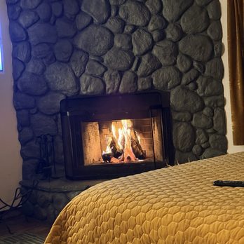 The Burgundy - Big Bear Lake, CA