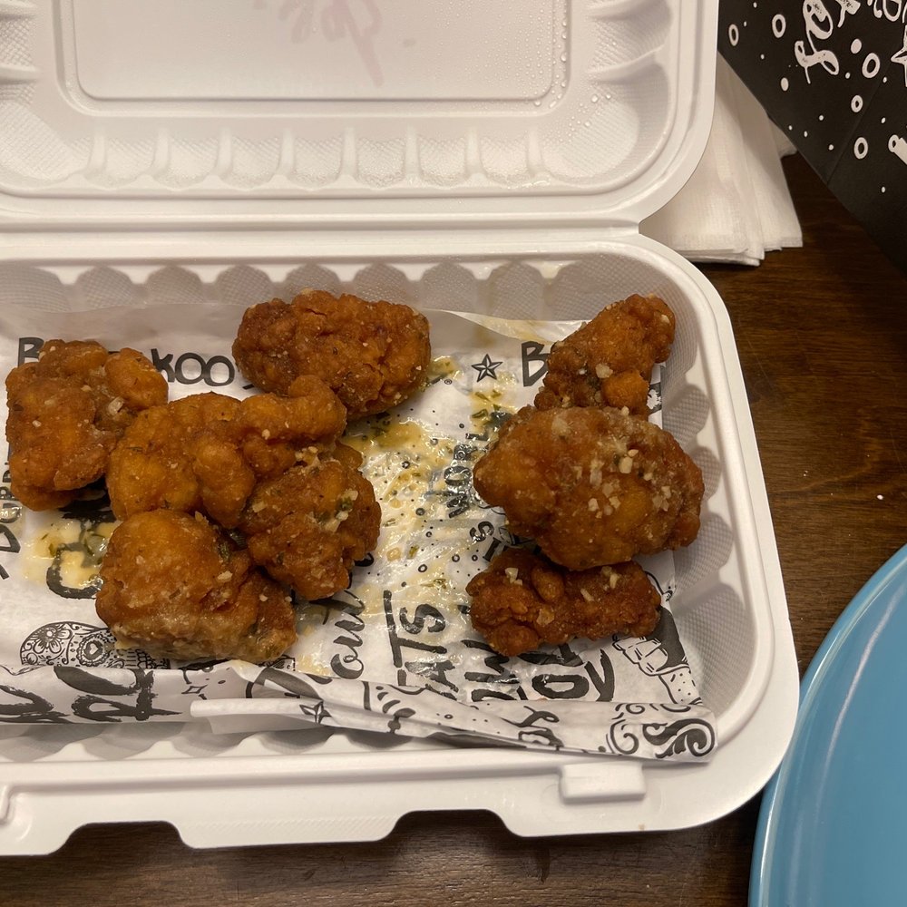 Garlic BONELESS WINGS Garlic BONELESS WINGS