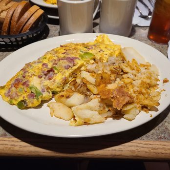 Taste Budz Cafe - Corned beef omelette - Italian Near Me - Aston, Pennsylvania Taste Budz Cafe - Corned beef omelette - Italian Near Me - Aston, Pennsylvania