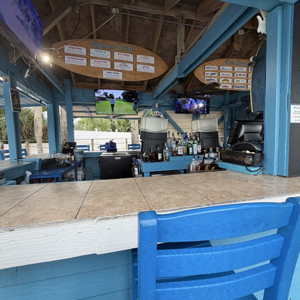 Guy Harvey Resort St Augustine Beach - Tiki bar at pool - Resorts Near Me - Saint Augustine Beach, Florida Guy Harvey Resort St Augustine Beach - Tiki bar at pool - Resorts Near Me - Saint Augustine Beach, Florida
