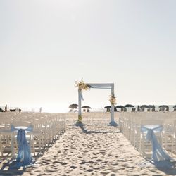 Beach wedding
Flowers For Ceremony
Naplessilverleaf.com
