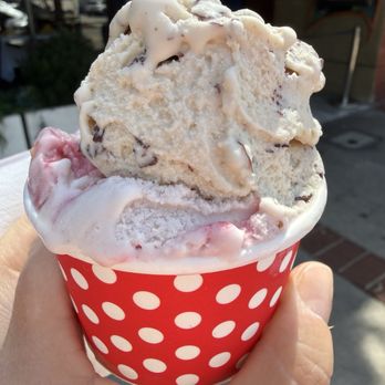 Dolce Gelato - Strawberry and coffee type gelato (can't remember what the flavors were called) - Ice Cream & Frozen Yogurt Near Me - Laguna Beach, California Dolce Gelato - Strawberry and coffee type gelato (can't remember what the flavors were called) - Ice Cream & Frozen Yogurt Near Me - Laguna Beach, California