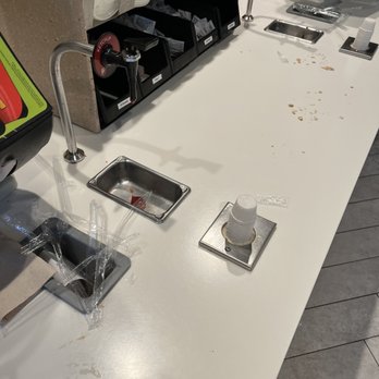 McDonald's - The area in front of the condiments - Fast Food Near Me - Waverly, Nebraska