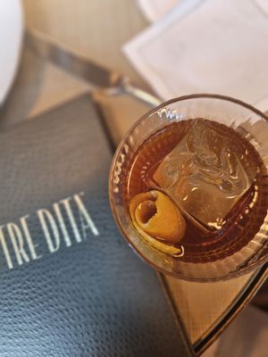 Tre Dita by null