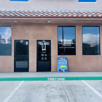 911 Gadgets - Store front - Electronics Repair Near Me - Lake Elsinore, California 911 Gadgets - Store front - Electronics Repair Near Me - Lake Elsinore, California