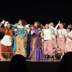 Bianca's Historic Costumes - Colorful costumes