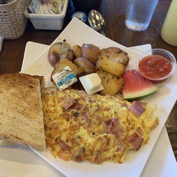 Swami's Cafe - Ham and ham omelet with country potatoes - Juice Bars & Smoothies Near Me - Carlsbad, California Swami's Cafe - Ham and ham omelet with country potatoes - Juice Bars & Smoothies Near Me - Carlsbad, California