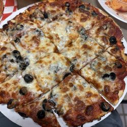 Pepperoni & black olives with Chicago thin crust