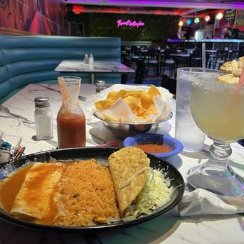 Villa Cantina - West Ashley - Lunch special reasonable price and super yummy - Mexican Near Me - Charleston, South Carolina Villa Cantina - West Ashley - Lunch special reasonable price and super yummy - Mexican Near Me - Charleston, South Carolina