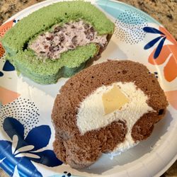 Judy's Hand Made Cake - Matcha Roll Cake w/Red Bean Filling- 2.5/5 stars, Chocolate Roll Cake w/Pudding Filling- 3/5 stars