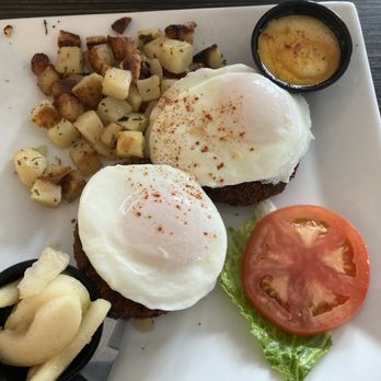 Le Peep - Crab Cake Benedict - Breakfast & Brunch Near Me - Edison, New Jersey